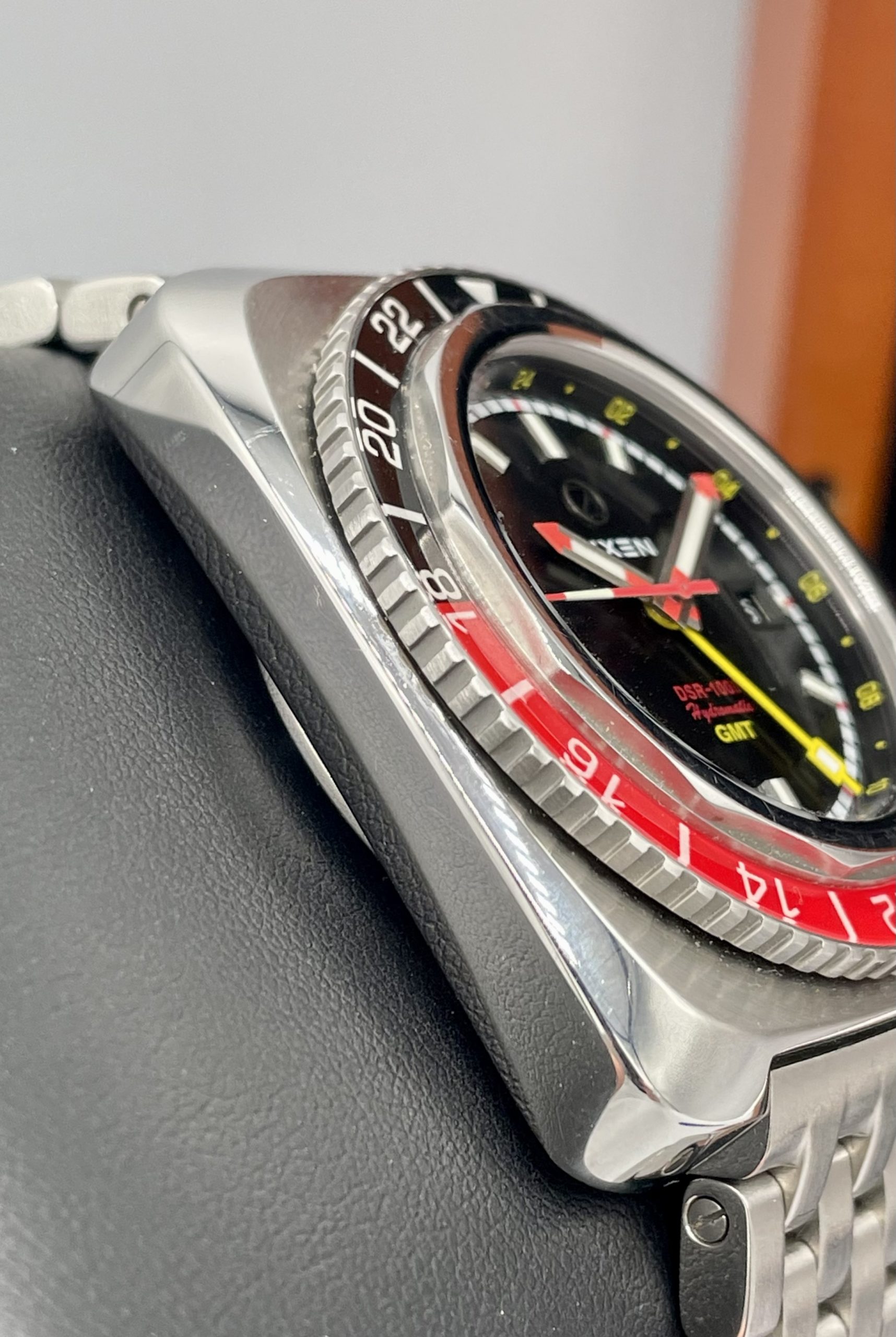 ZIXEN DSR-1000 GMT HYDROMATIC VINTAGE DIVER COLLECTION SWISS