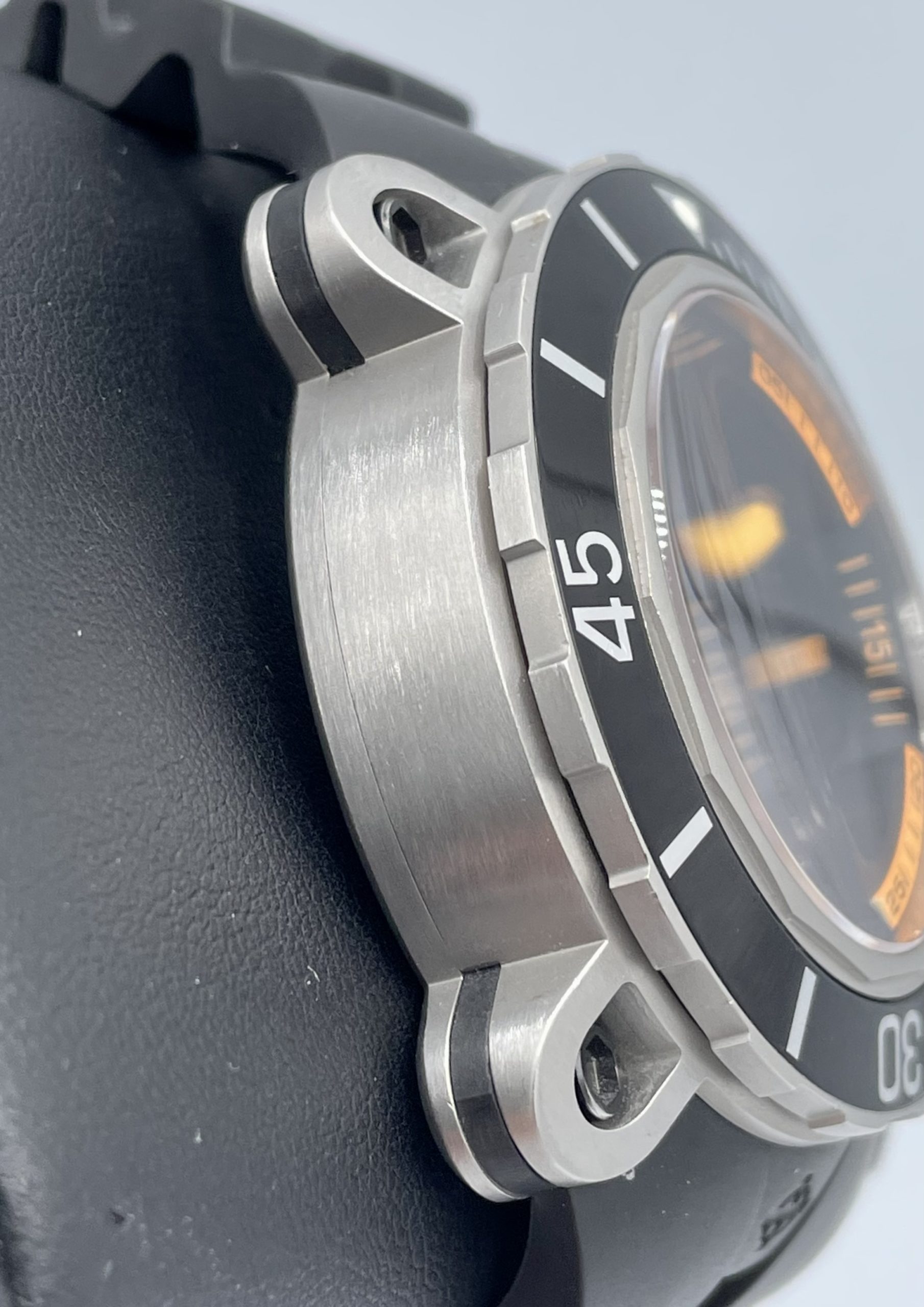 Zodiac = Зодиак Timeless Titanium: Huckberry x Zodiac Team up to Release