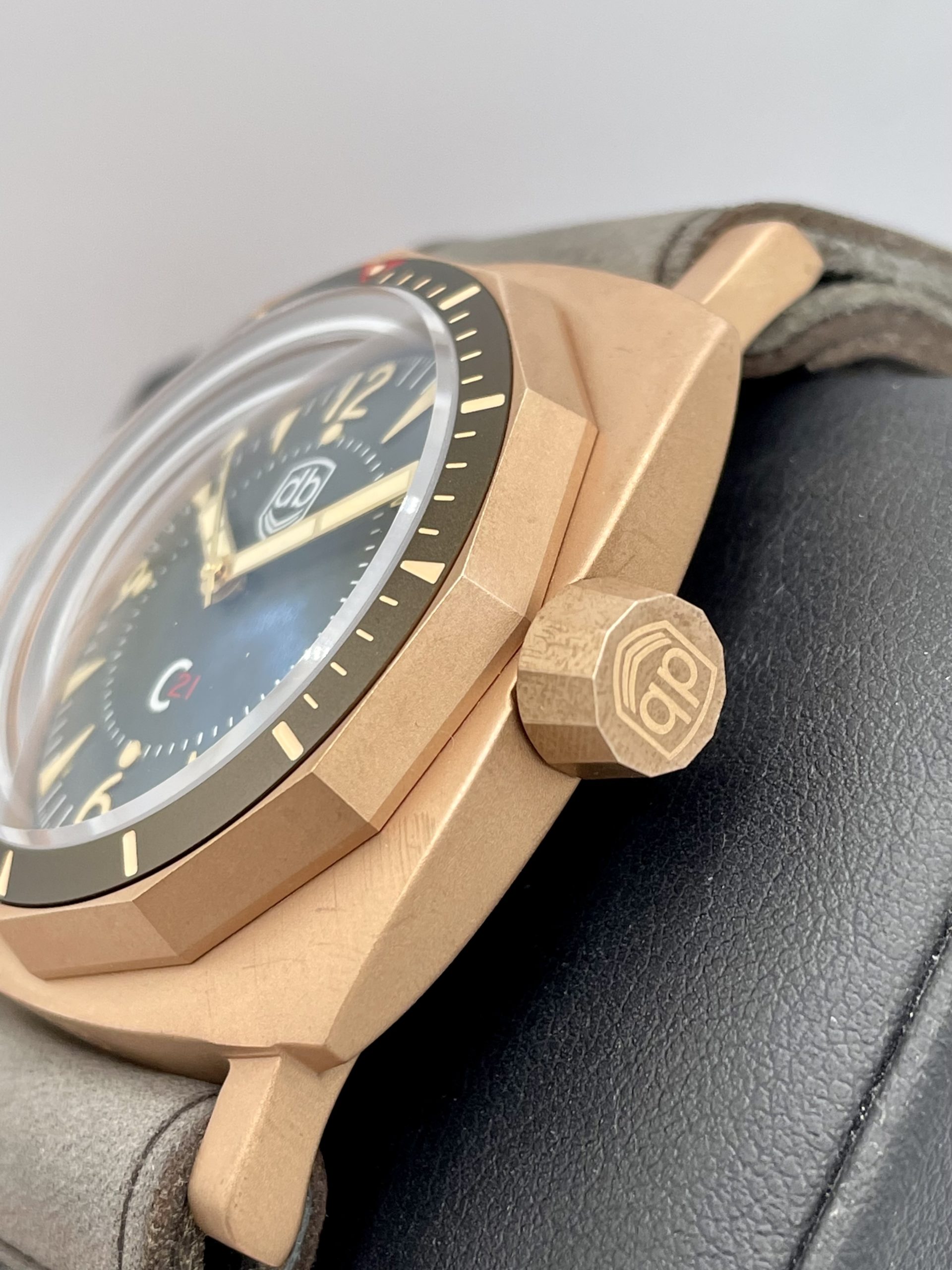 New Vintage VDB C21 BRONZO 46mm Bronze Cushion Case Swiss