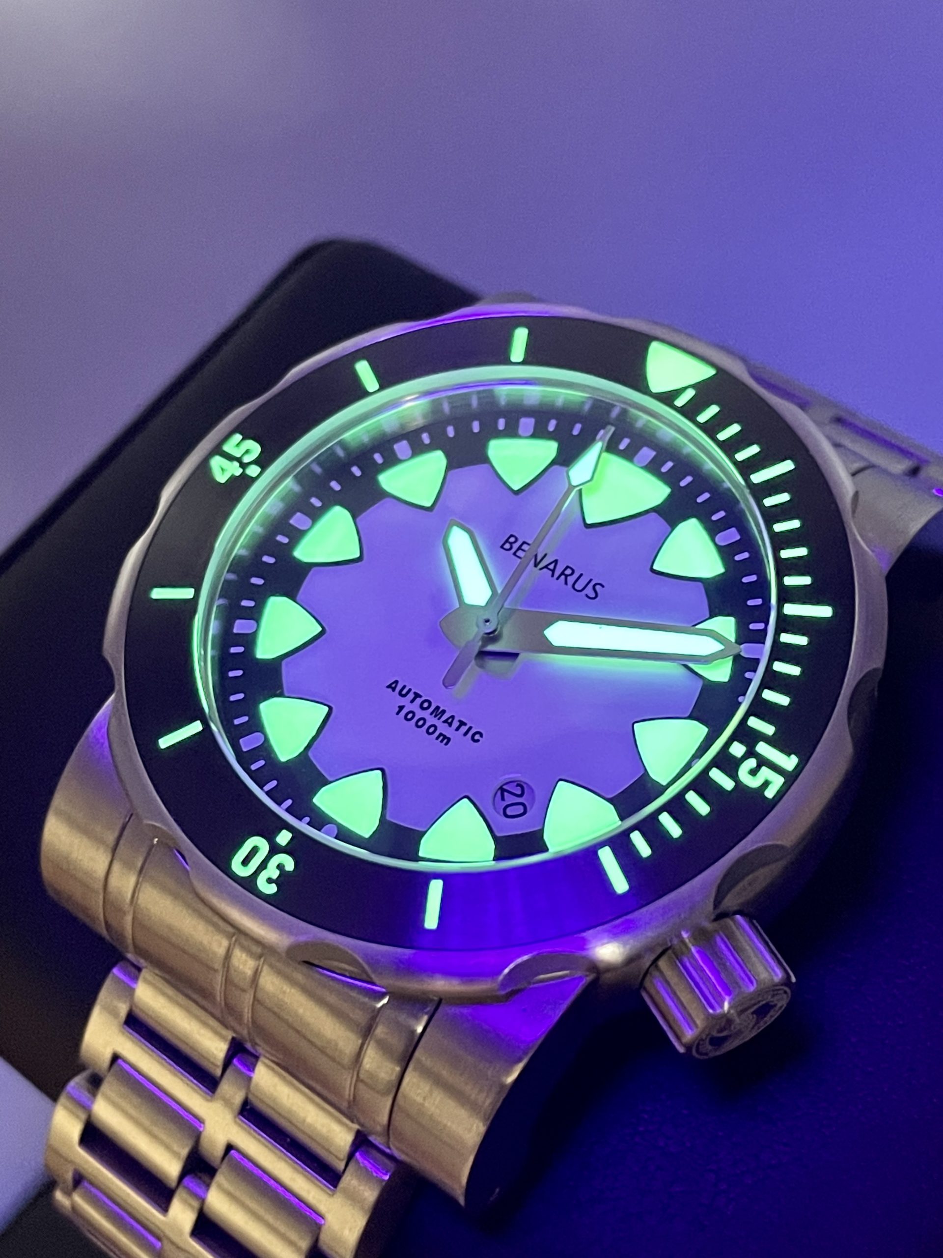 Benarus Mako White Dial Black Bezel 1000m Diver 45mm Automatic Brushed