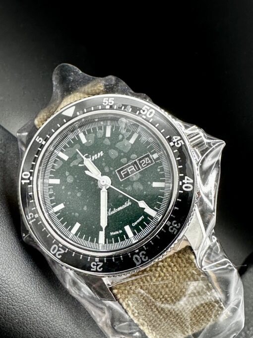 New SINN 104 St Sa MG 41mm Metallic Green Dial German Automatic Day Date 200m - Image 4
