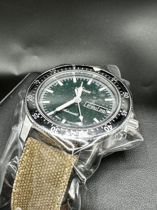 New SINN 104 St Sa MG 41mm Metallic Green Dial German Automatic Day Date 200m - Image 5