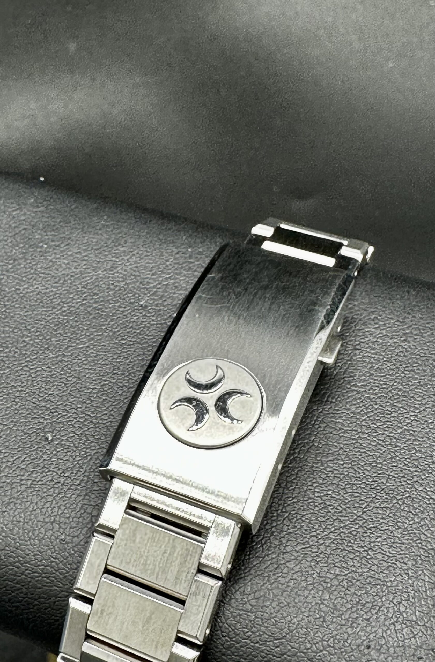 Halios Fairwind Series 1 Swiss Automatic 39mm Bathyal Blue Dial