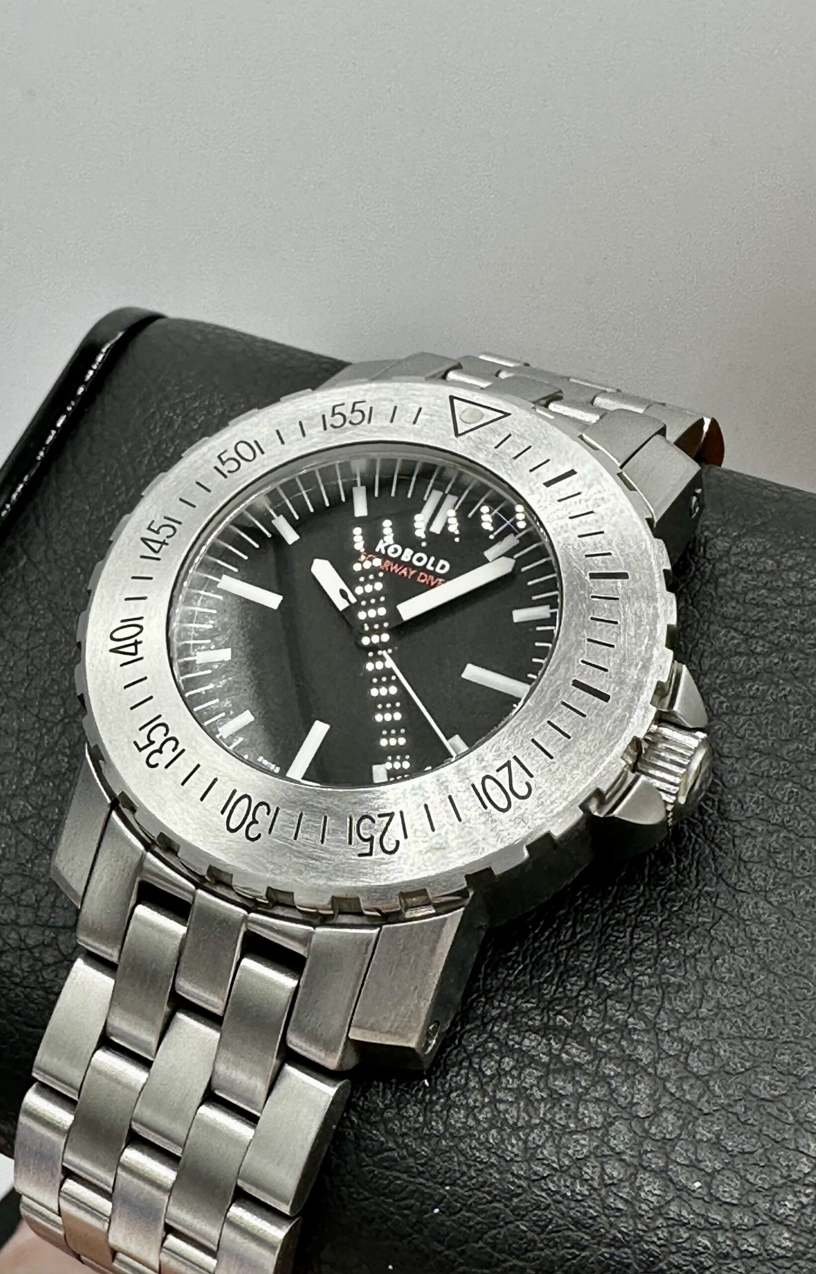 KOBOLD SOARWAY DIVER SEAL DEEP BLACK 43.5mm SWISS ETA 2824