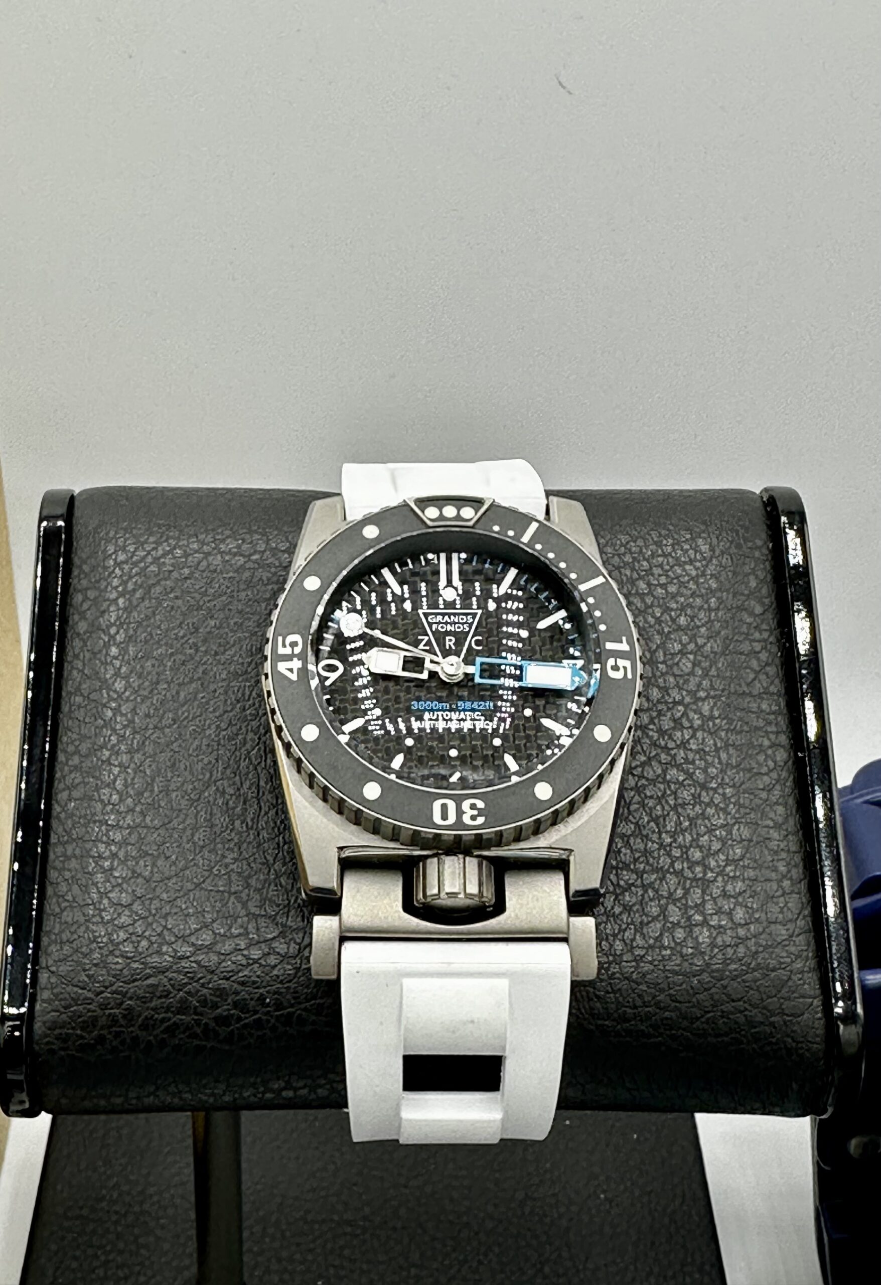 ZRC GF 3000 TITANIUM GRANDS FONDS GF50686 3000M DIVER SWISS