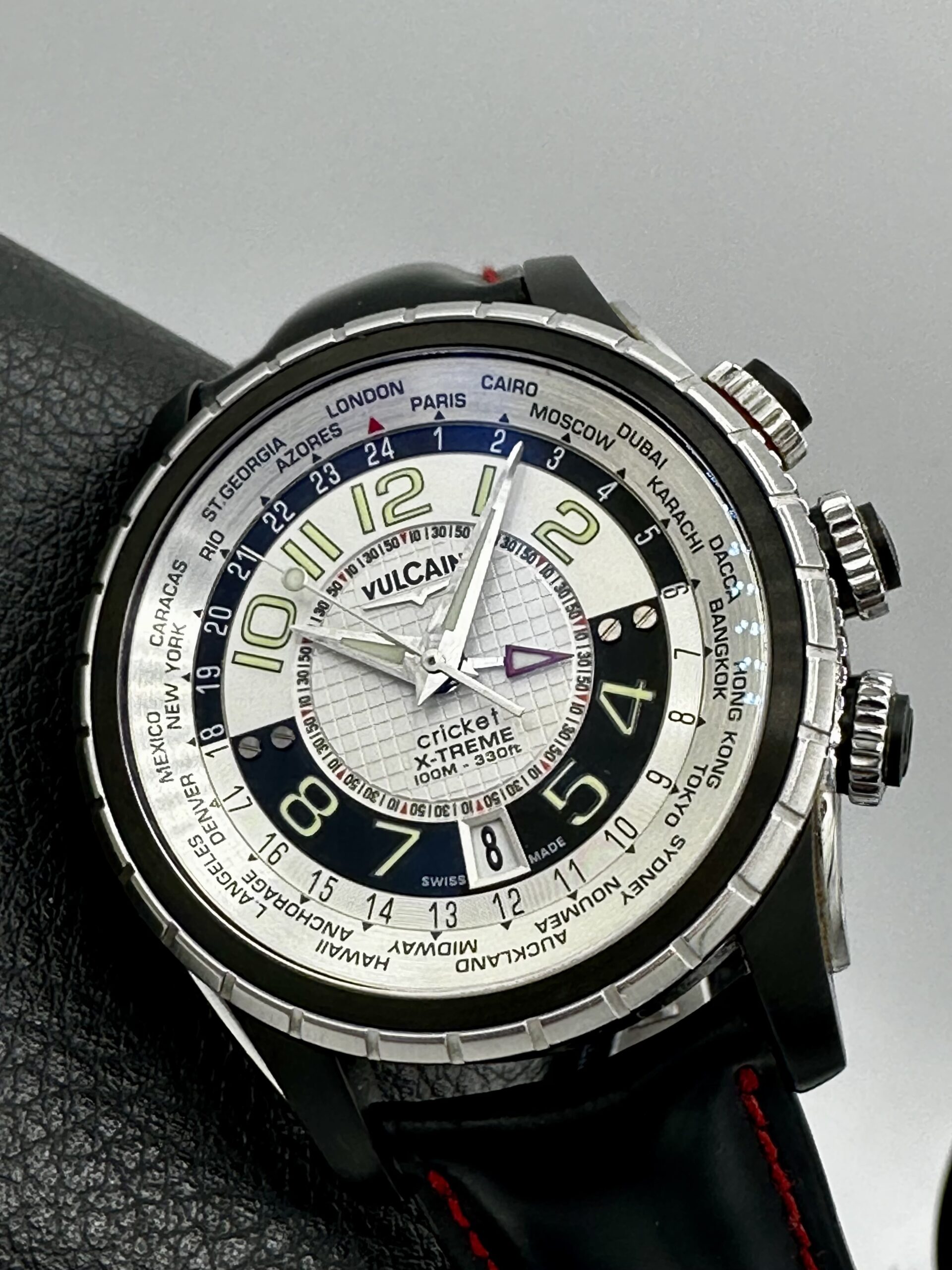 Vulcain Cricket Xtreme GMT 161925.163 Alarm Swiss Mechanical