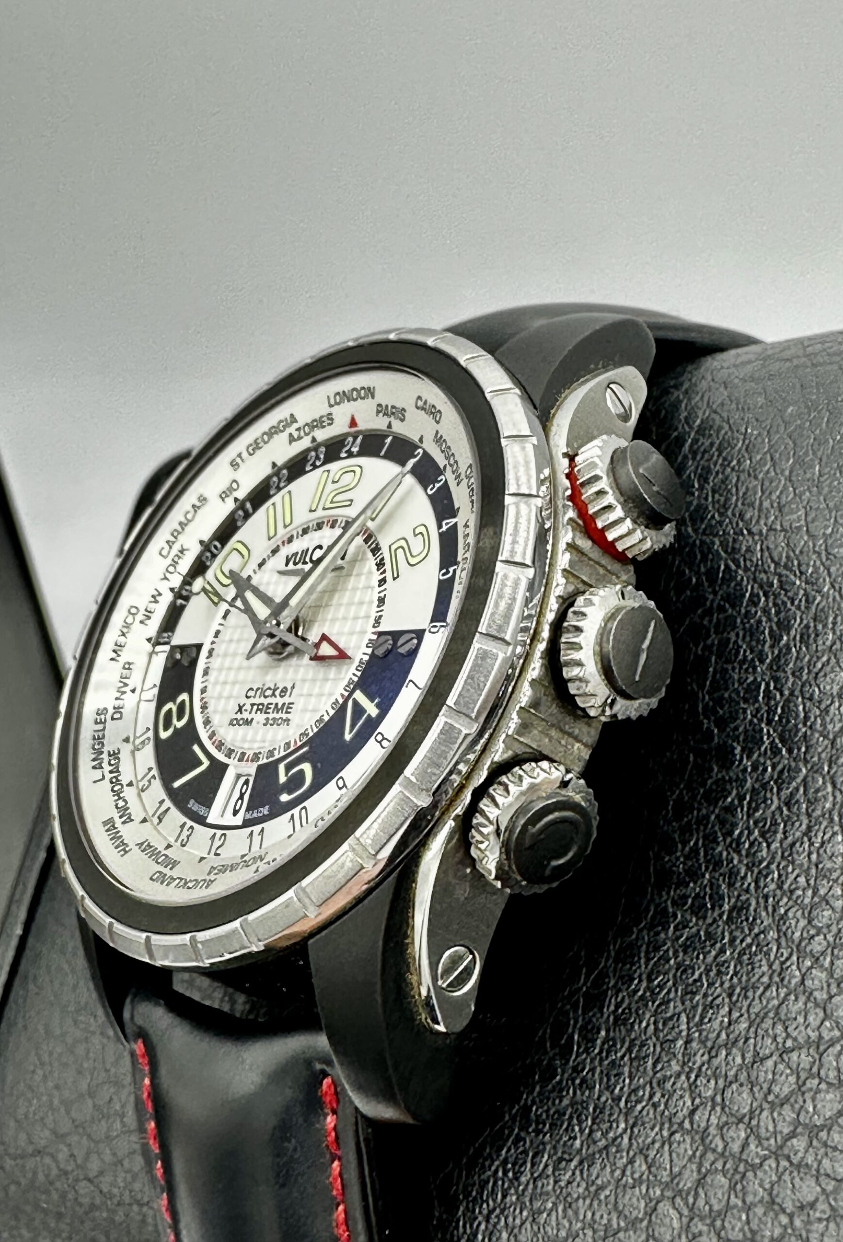 Vulcain Cricket Xtreme GMT 161925.163 Alarm Swiss Mechanical