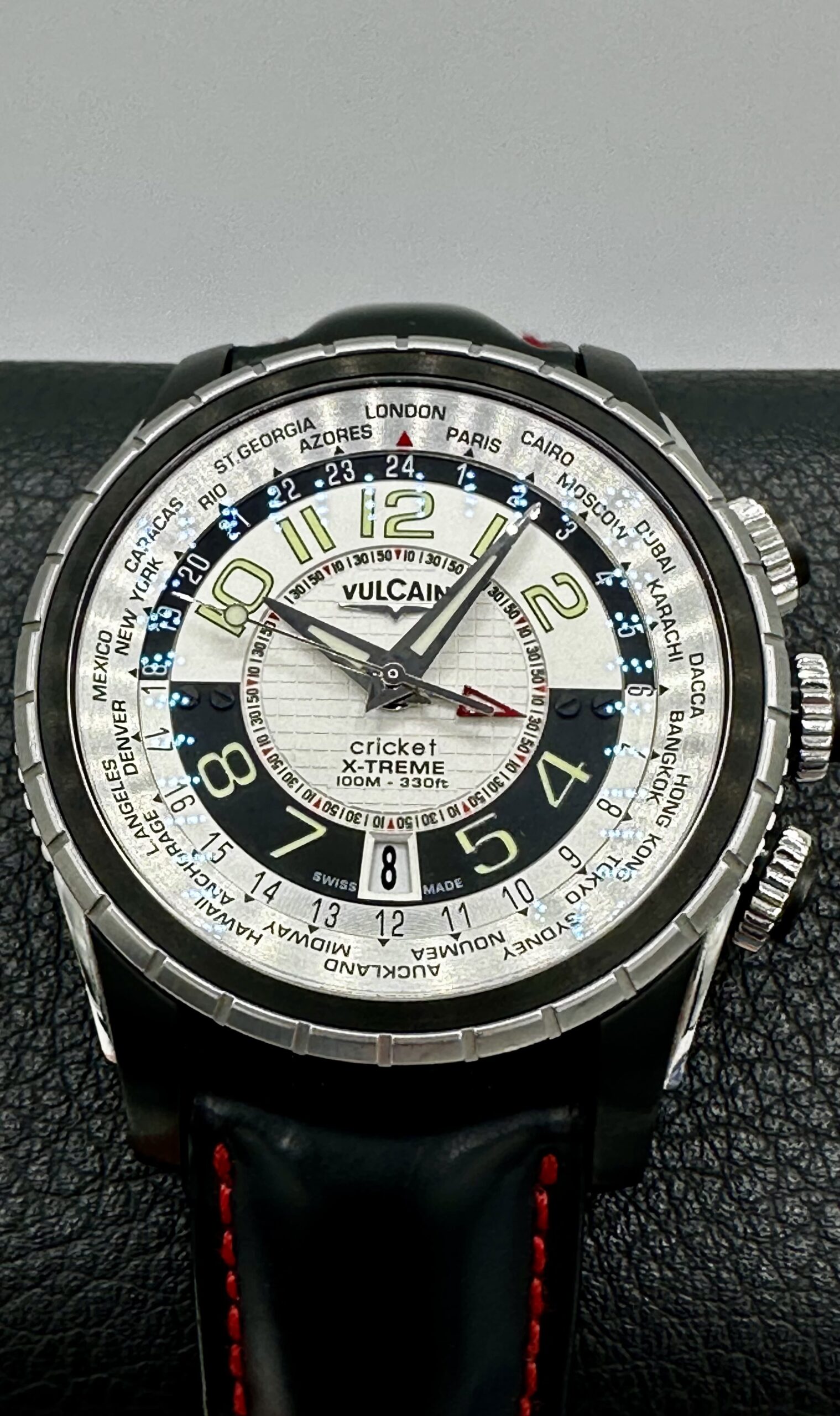 Vulcain Cricket Xtreme GMT 161925.163 Alarm Swiss Mechanical