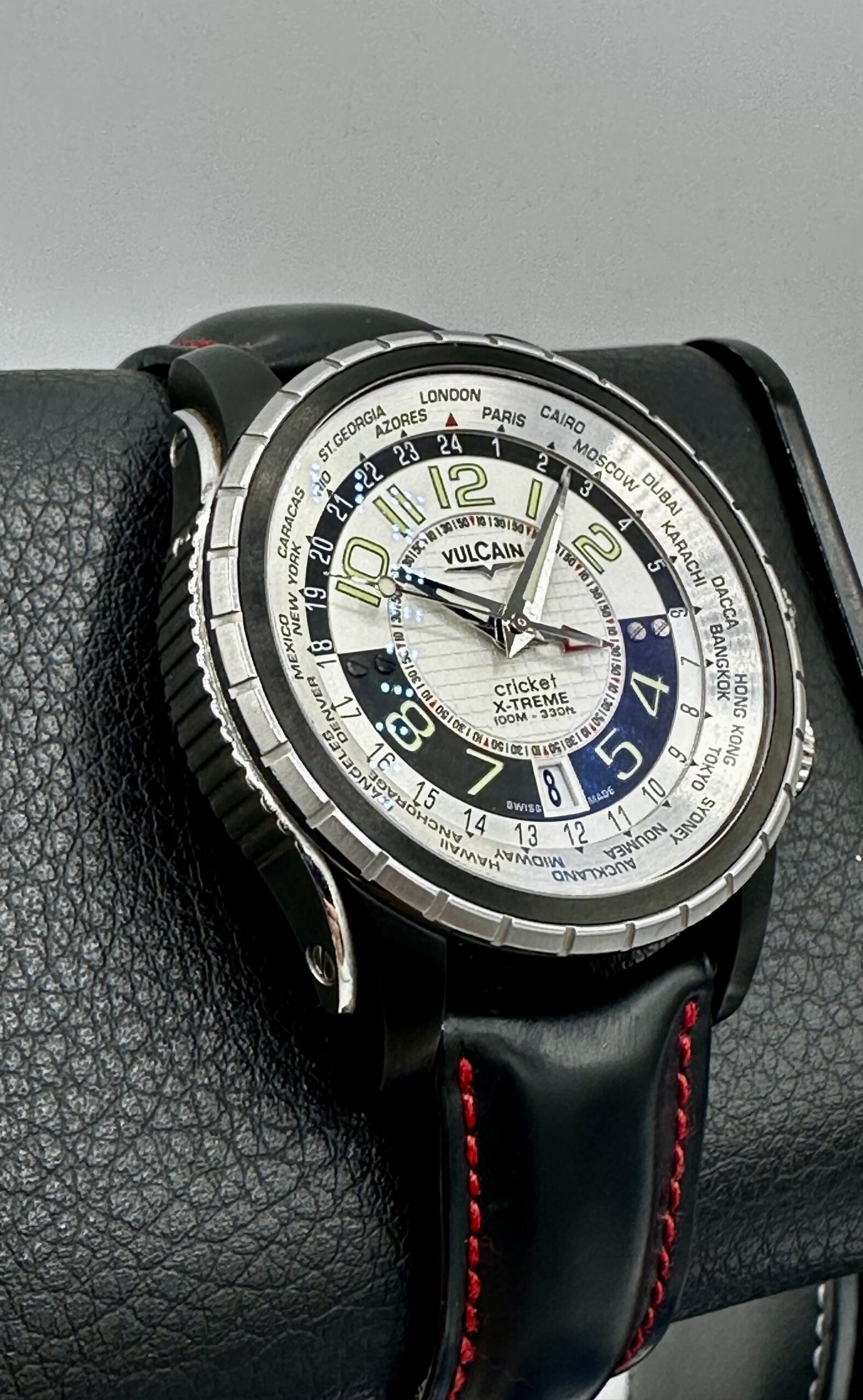 Vulcain Cricket Xtreme GMT 161925.163 Alarm Swiss Mechanical