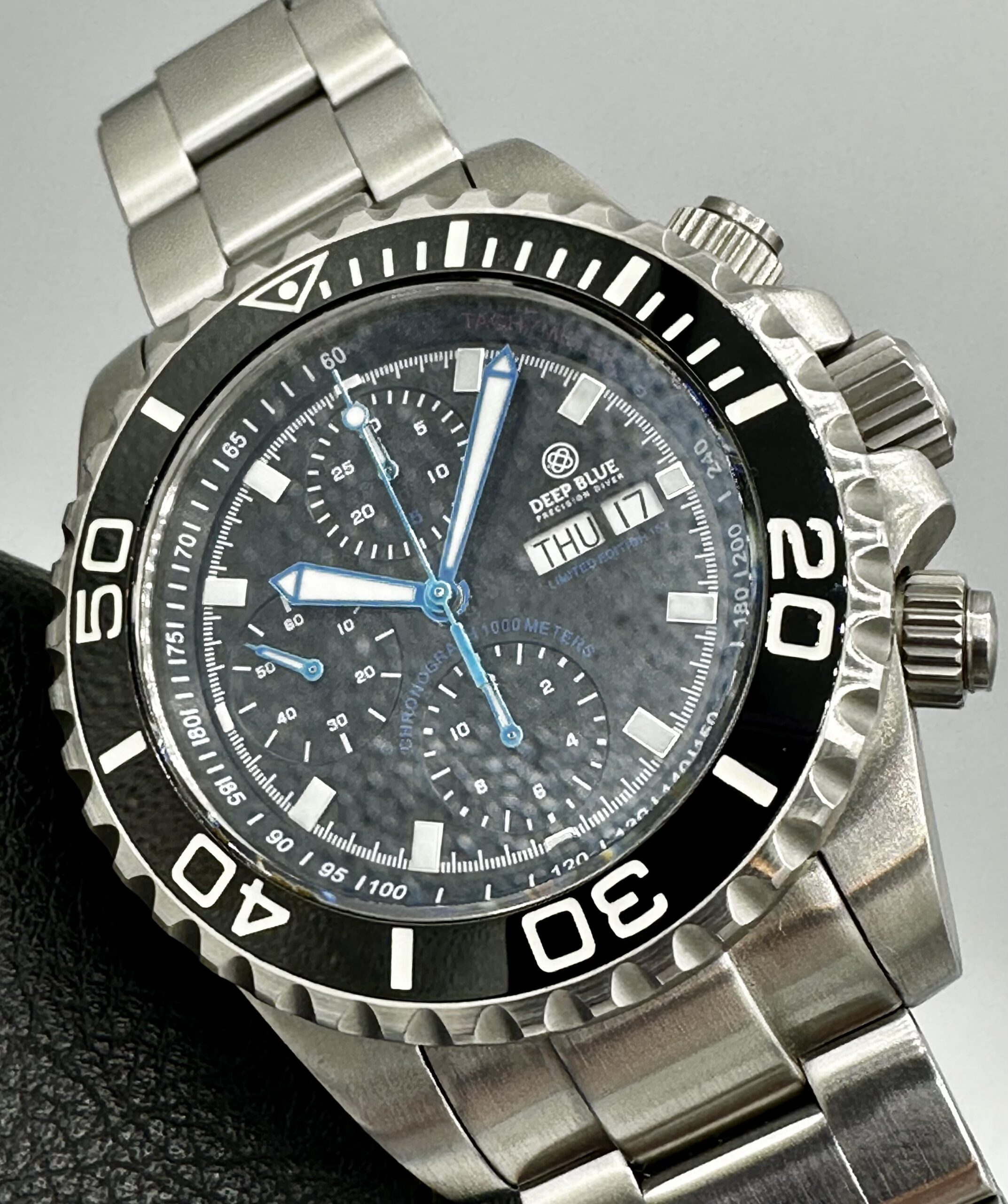 ハル DEEP BLUE MASTER CHRONO 7750 15 YEAR ANNIVERSARY BLACK DIAL 1000M