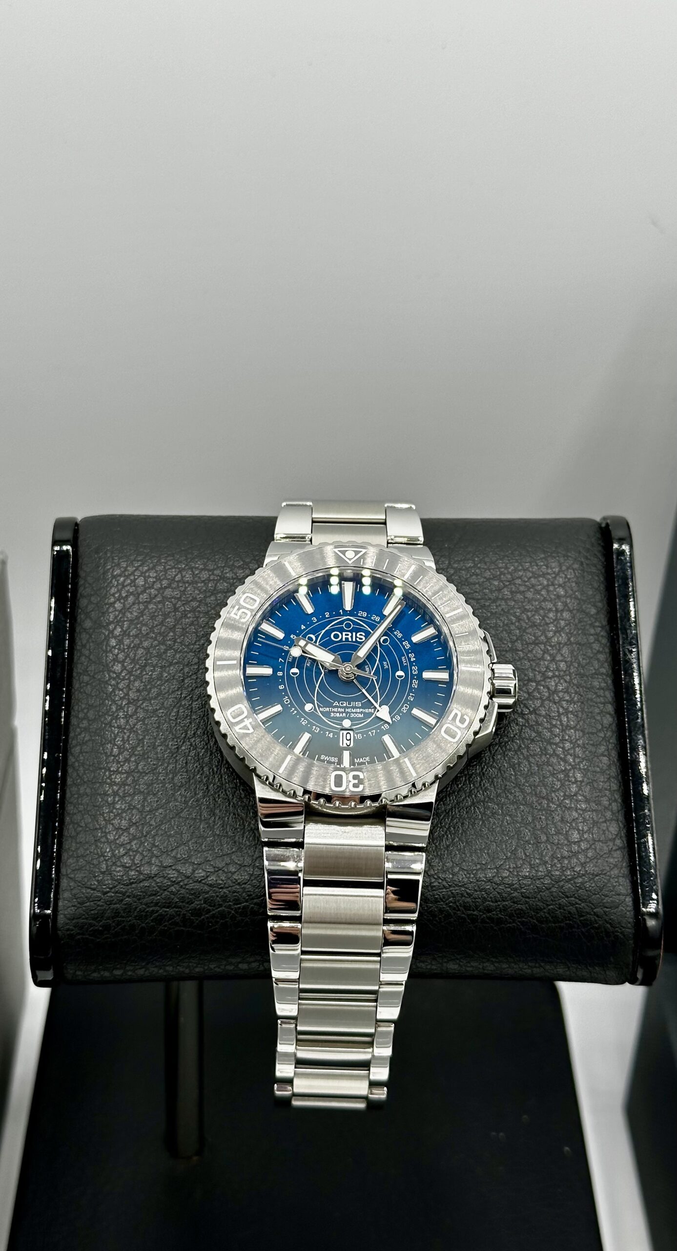 ORIS Aquis Dat Watt Limited Edition Stainless Steel 43.5mm