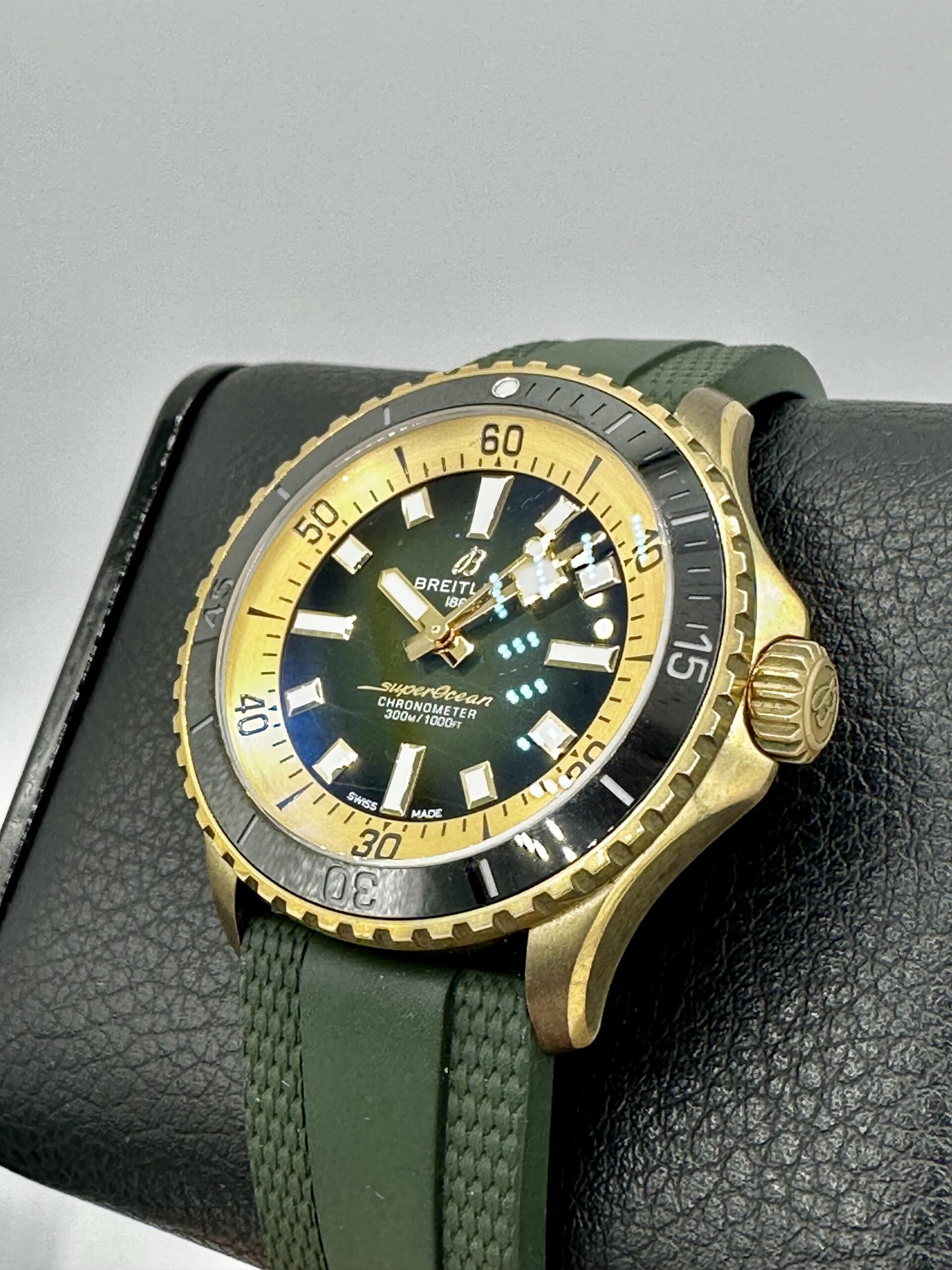 BREITLING Superocean Automatic 42 BRONZE N17375 Green Dial 42mm