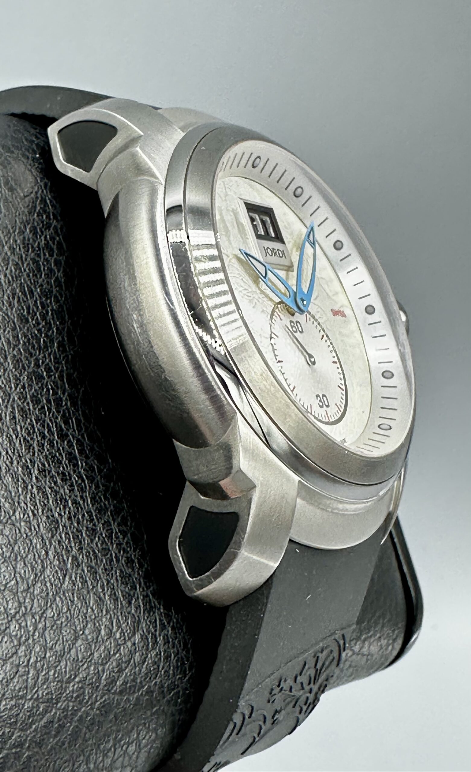 Michel Jordi Mega Icon Swiss Made Quartz Big Date 45mm Silver