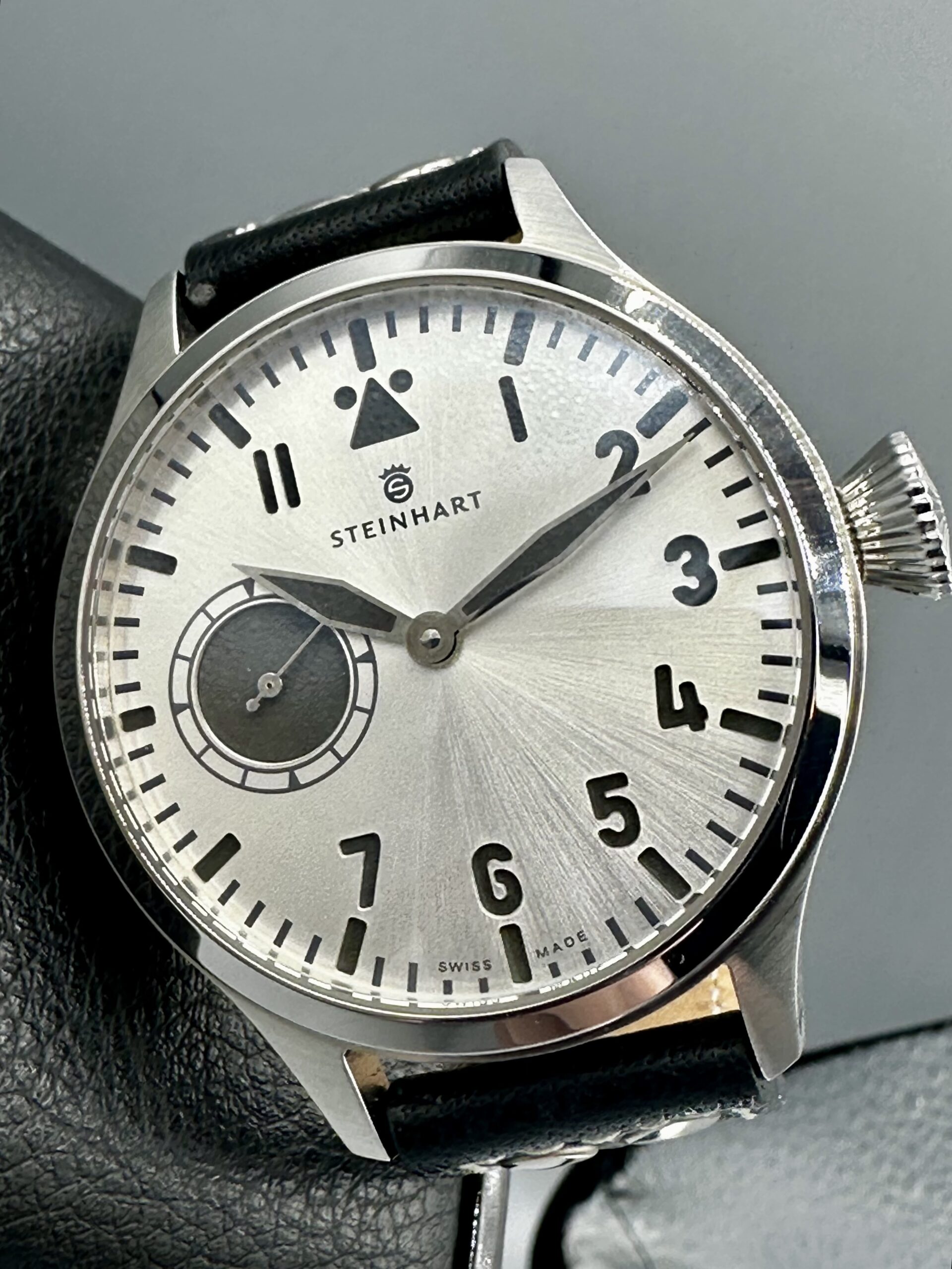 Steinhart Nav B Uhr 44 Dual Time Titanium Steinhart Nav B-Uhr 44