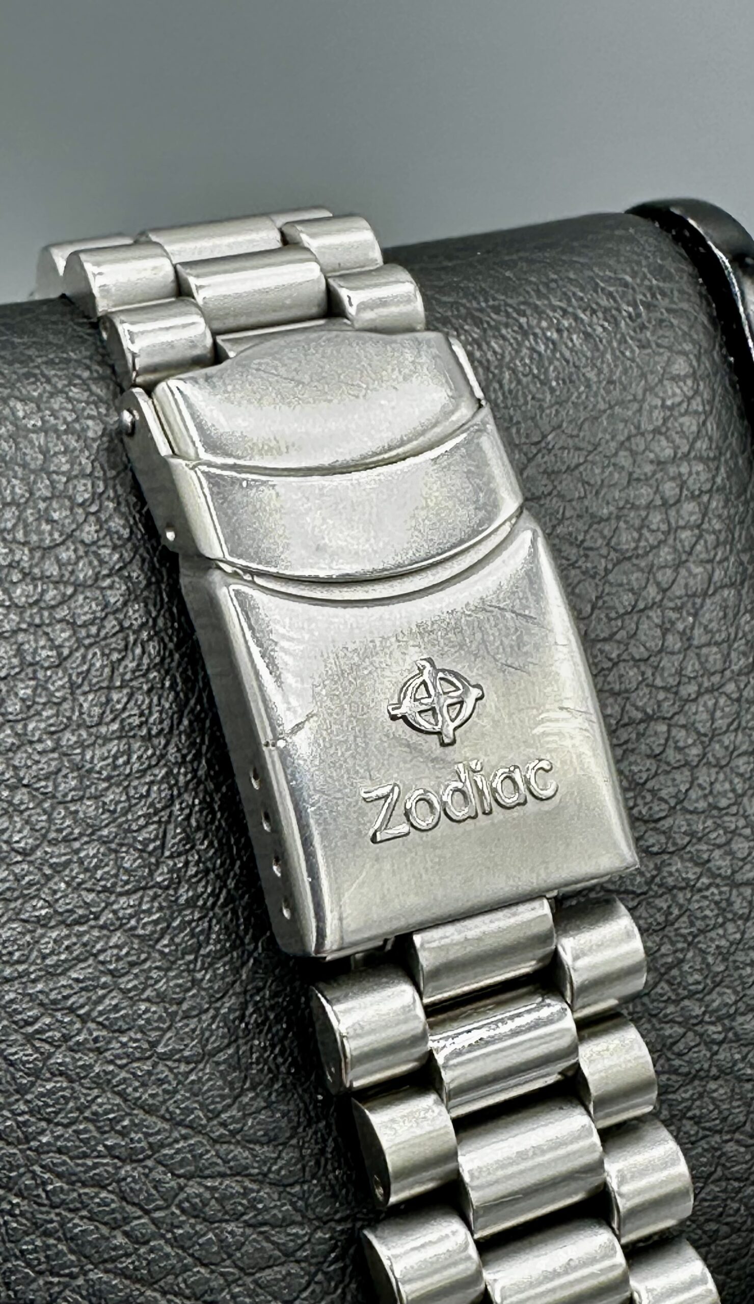 Zodiac Vintage Super Sea Wolf BUZZSAW 1000m Diver Swiss Automatic