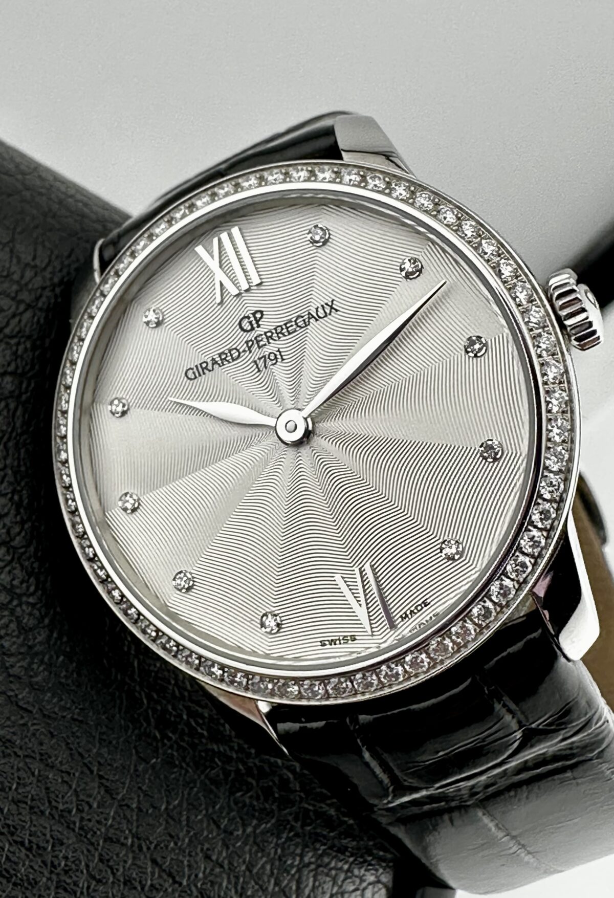 Girard-Perregaux 1966 Automatic LADIES 2024 30mm .58 CT Factory Diamonds 49528