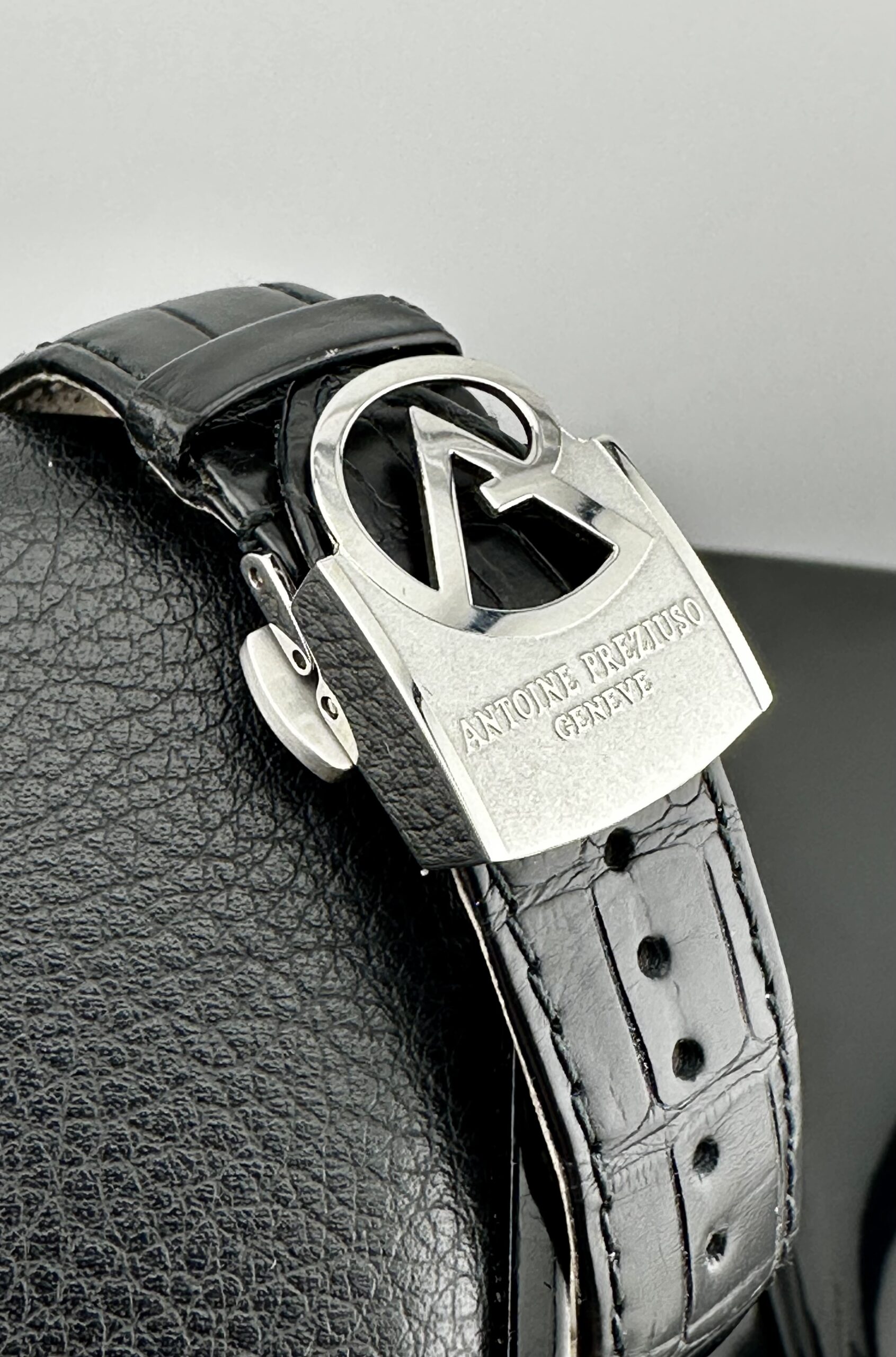 Antoine Preziuso Geneve Siena Single Hand Limited Black Mother Of