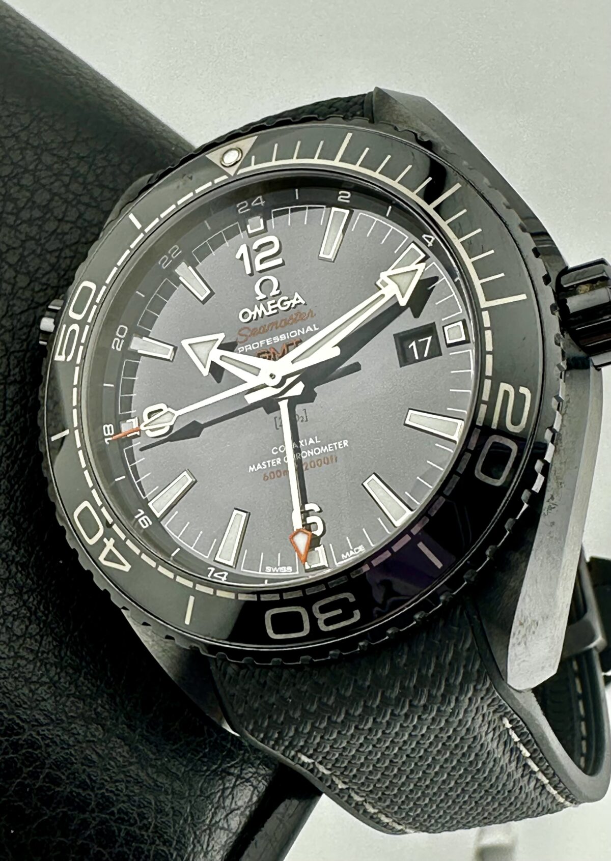 OMEGA Seamaster Planet Ocean GMT DEEP BLACK Ceramic 215.92.46.22.01.001 45.5mm