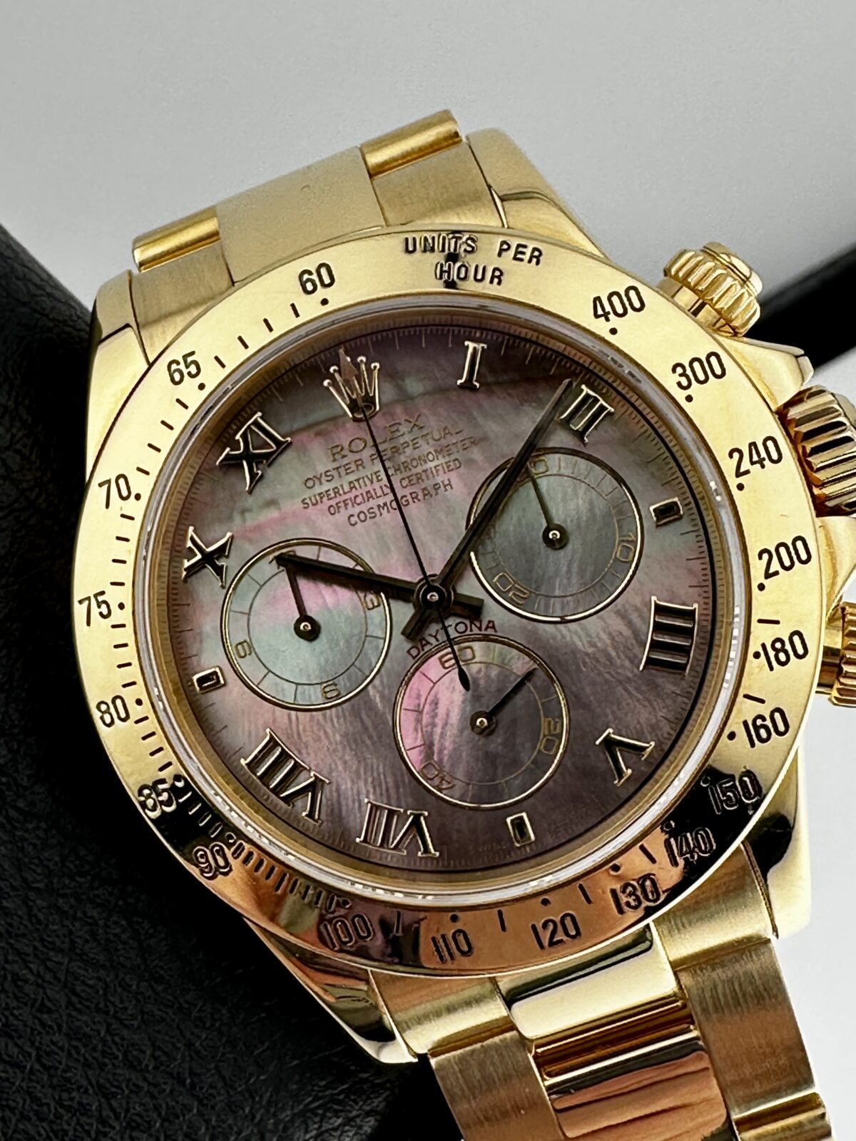 Rolex DAYTONA COSMOGRAPH 18k Yellow Gold 116528 Y Serial 2002 Mother Of Pearl