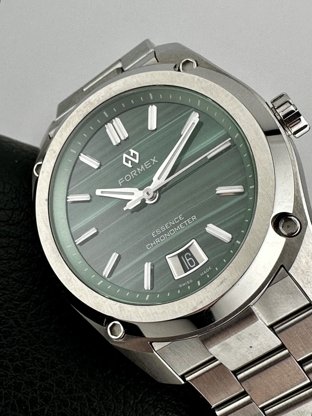 Formex Essence 39 Green Malachite Dial CoSC Chronometer Swiss Automatic 39mm