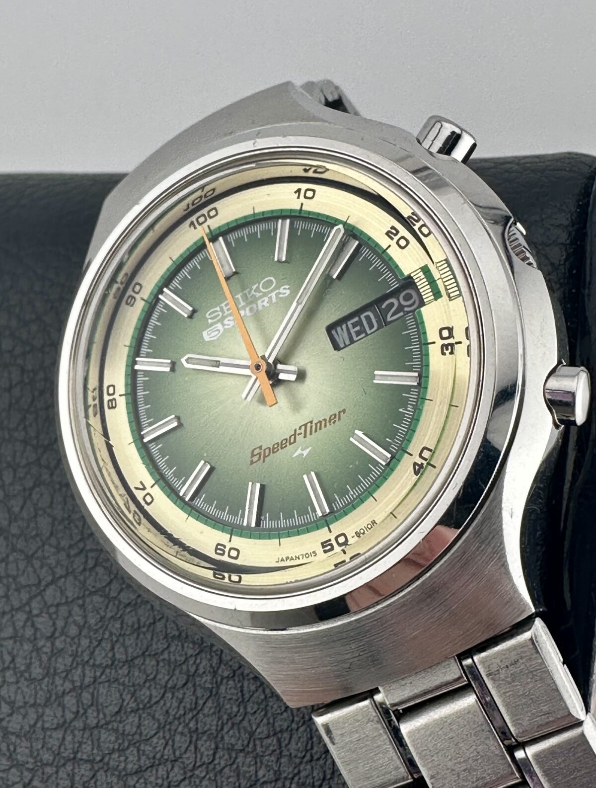 SEIKO Vintage 5 Sports Speed Timer 7015-8000 Green Sunburst Dial September 1973