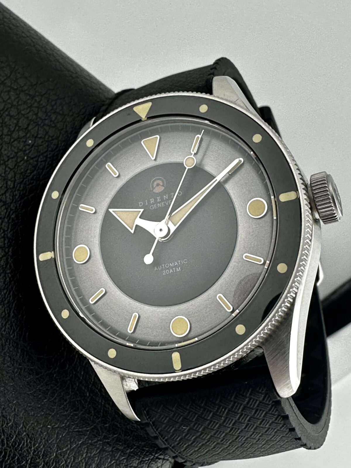 Direnzo 03 Eclipse Black No Date 1st Edition Swiss Automatic 200m SOLD OUT 40mm