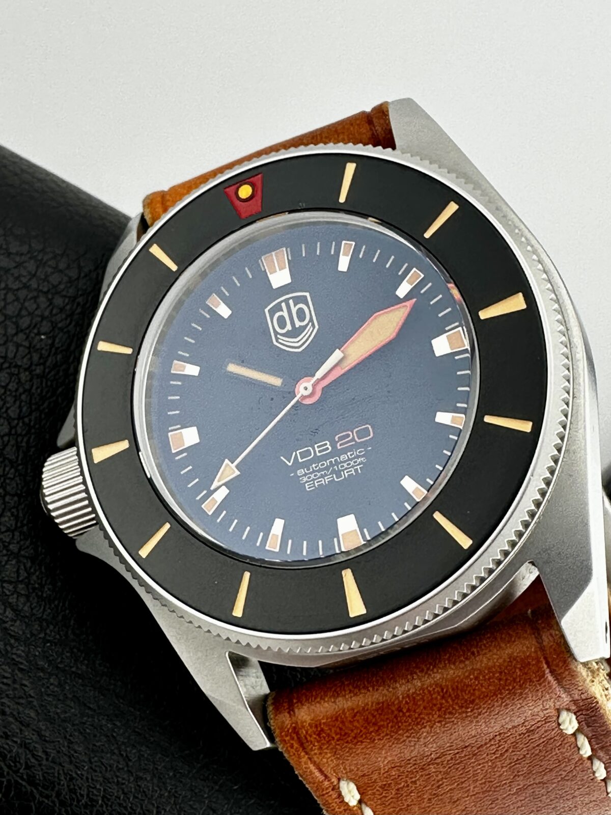 VINTAGE VDB KAMPFSCHWIMMER BRUSHED NAUTIC VINTAGE AQUALUNG 46MM SWISS AUTOMATIC