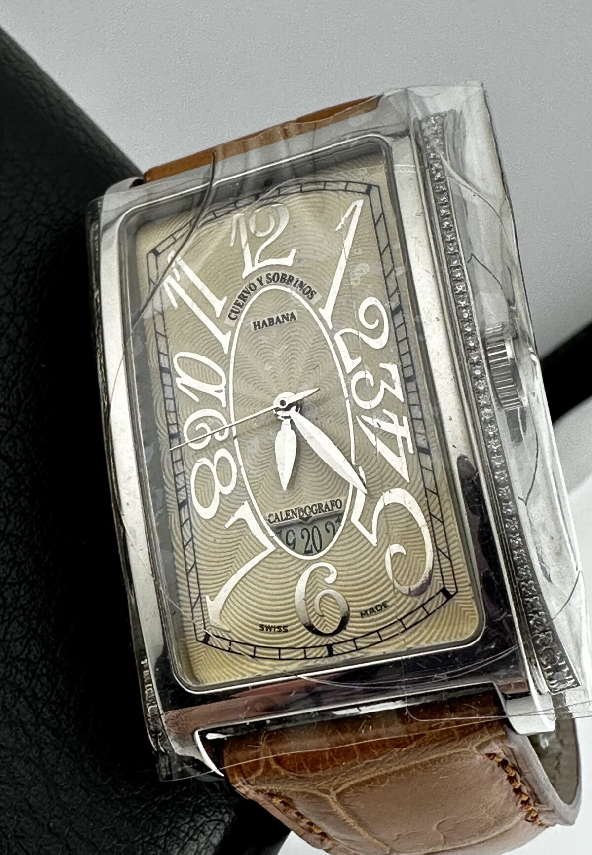 CUERVO y SOBRINOS Calendografo Diamond Swiss Automatic 34mm X 52mm Brand New