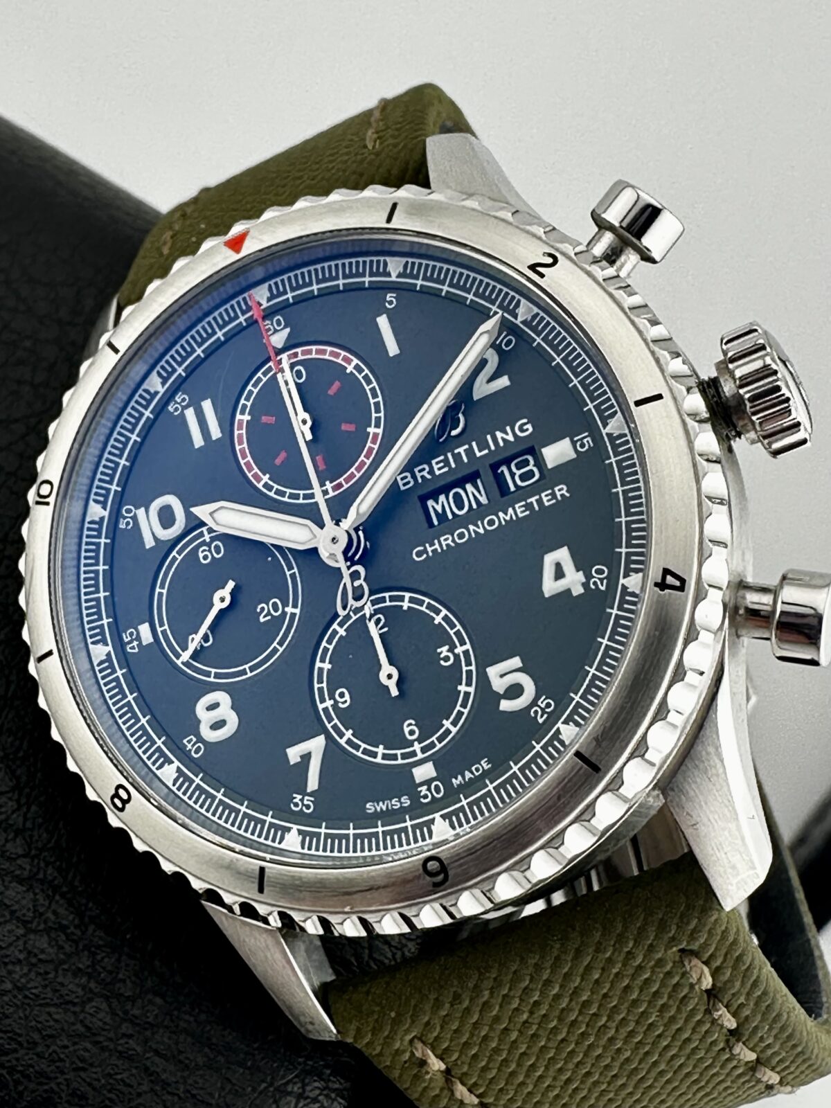 BREITLING AVIATOR 8 CHRONOGRAPH 43 CURTISS WARHAWK MILITARY GREEN DIAL AUTOMATIC