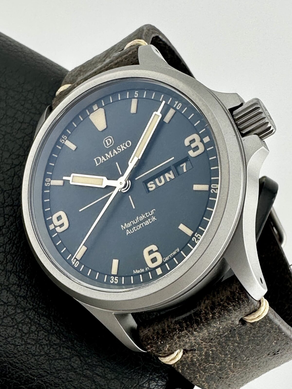 DAMASKO DK36/2 OLD RADIUM 40mm IN HOUSE SWISS AUTOMATIC MOVEMENT Day Date 100m