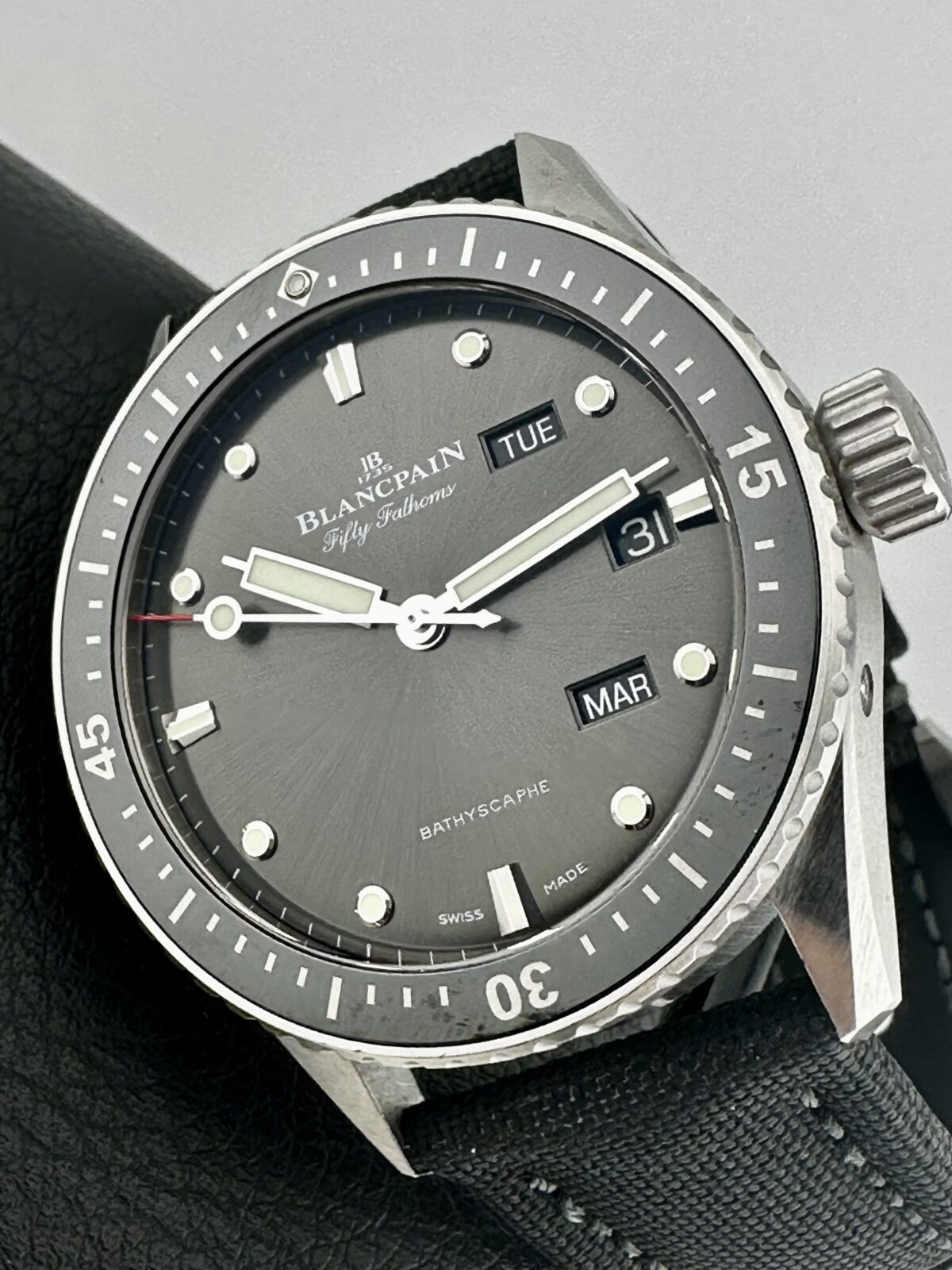 BLANCPAIN FIFTY FATHOMS Bathyscaphe Quantième Annual 5071-1110-B52A 43mm 300m