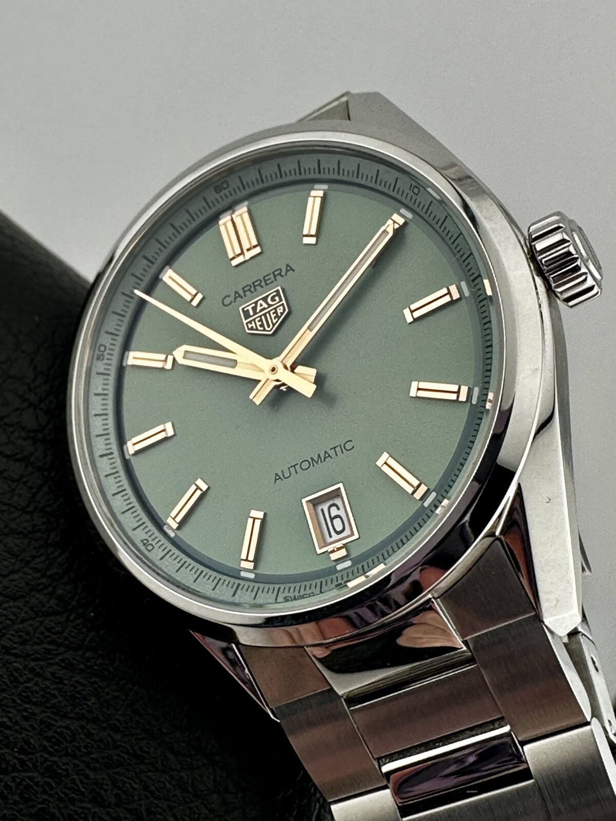 TAG HEUER CARRERA DATE PASTEL GREEN SUNRAY Dial 36mm Automatic WBN2312.BA0001