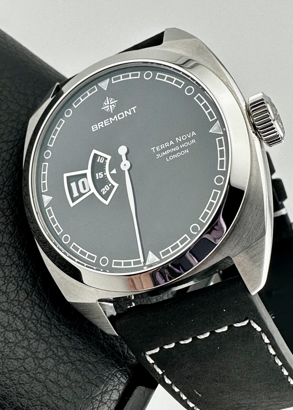 Bremont TERRA NOVA JUMPING HOUR 904L Stainless Steel 40.5mm 56 Hour Power Reserve