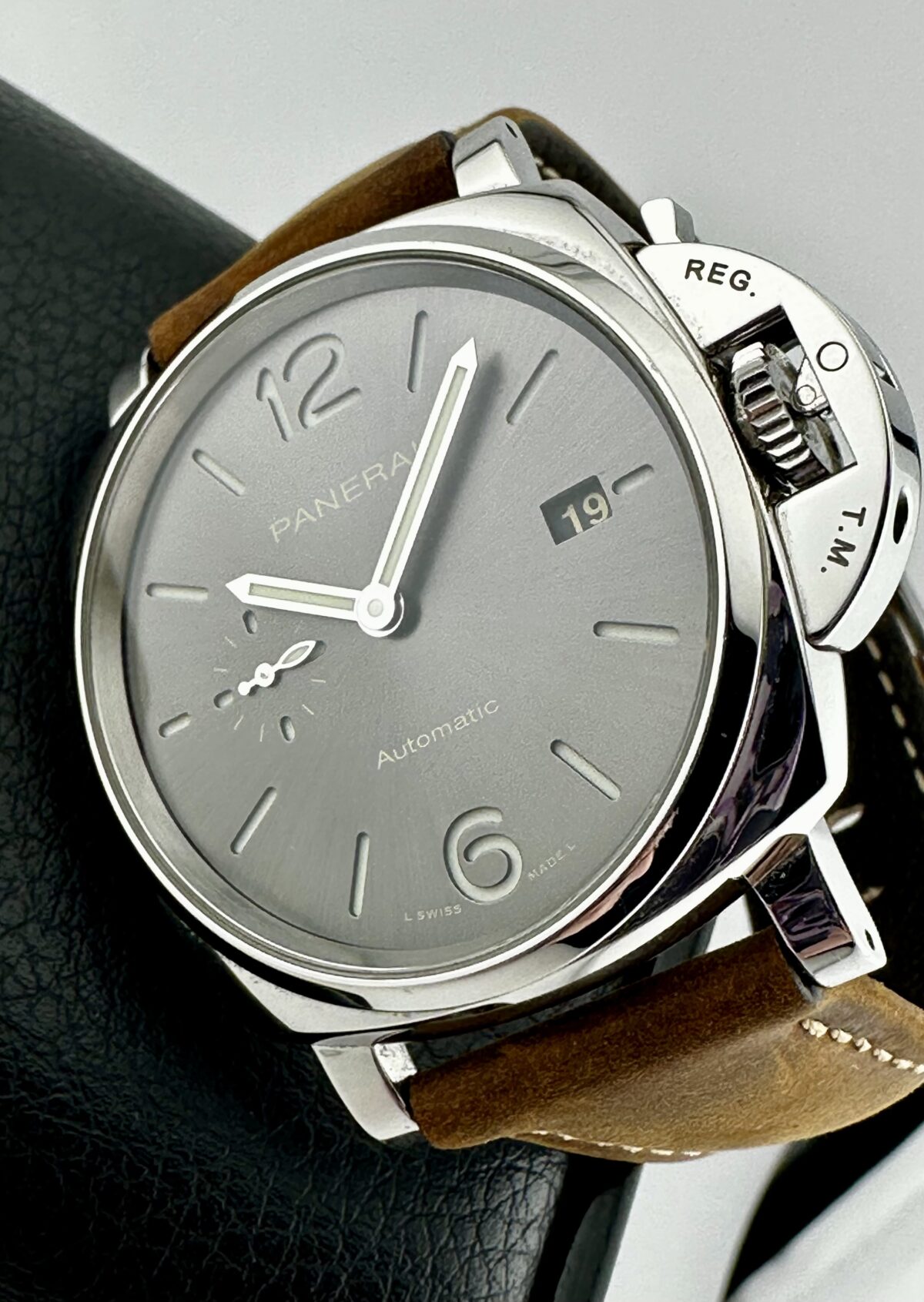 Panerai Luminor Due 42 SWISS BOUTIQUE LIMITED EDITION 100 PIECES Pam01083