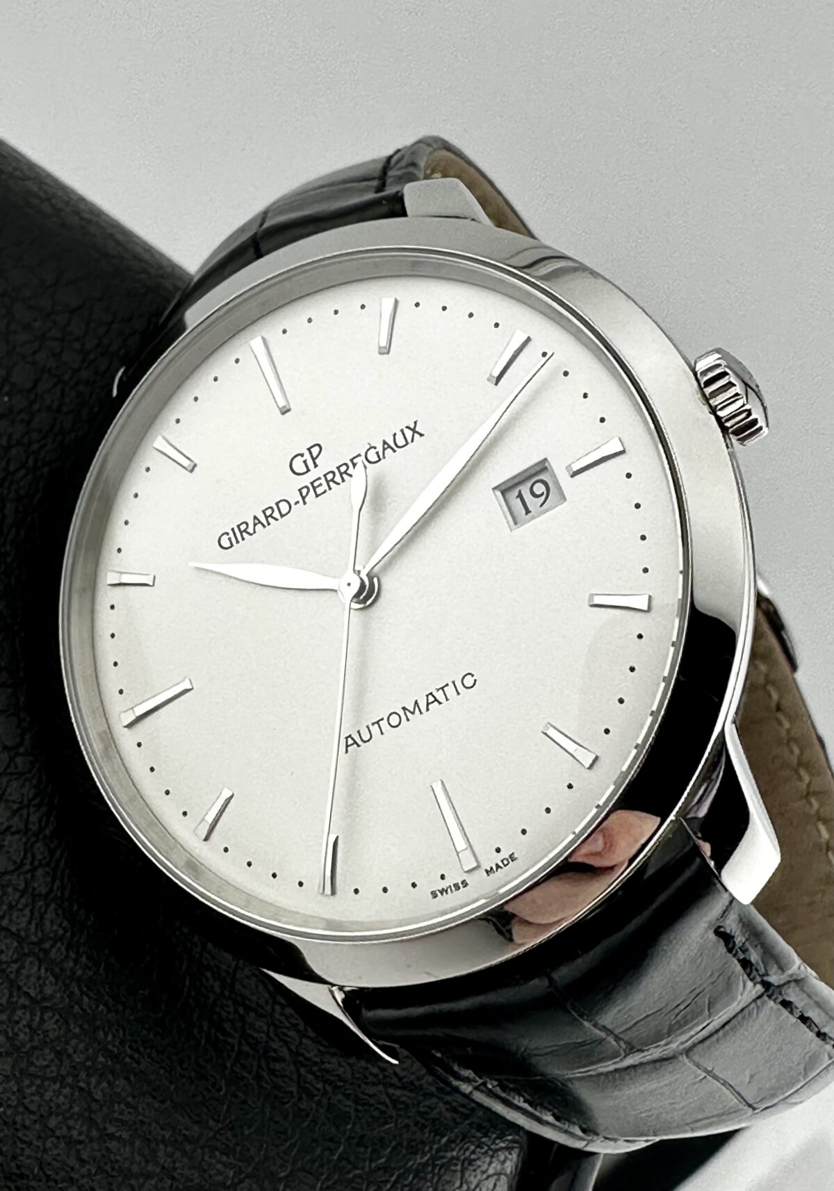 GIRARD-PERREGAUX 1966 40mm SWISS Côtes de Genève AUTOMATIC SLIVER OPALINE DIAL