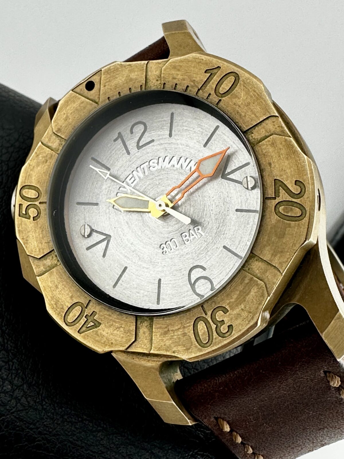 KAVENTSMANN BRONZE EVO 360 UNIQUE PIECE 46MM SWISS AUTOMATIC TITANIUM DIAL 3000M
